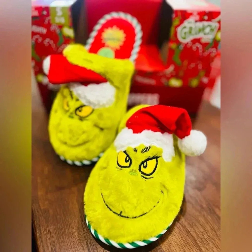 Women’s The Grinch sleepers size 5/6 Soft to walk